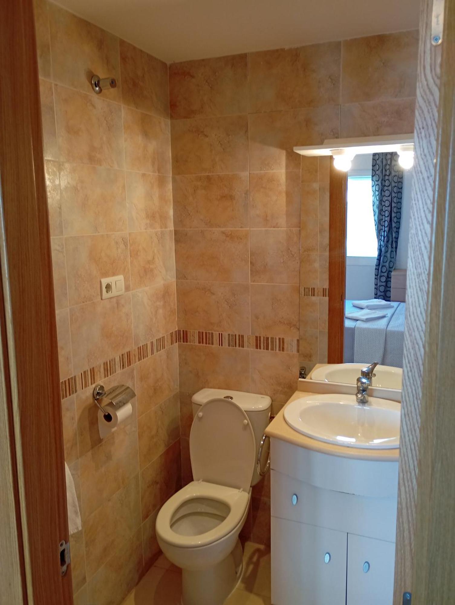Apartamentos Danesp-Playa De Les Amplaries Marina Dor- Frontales Al Mar Оропеса-дель-Мар Екстер'єр фото