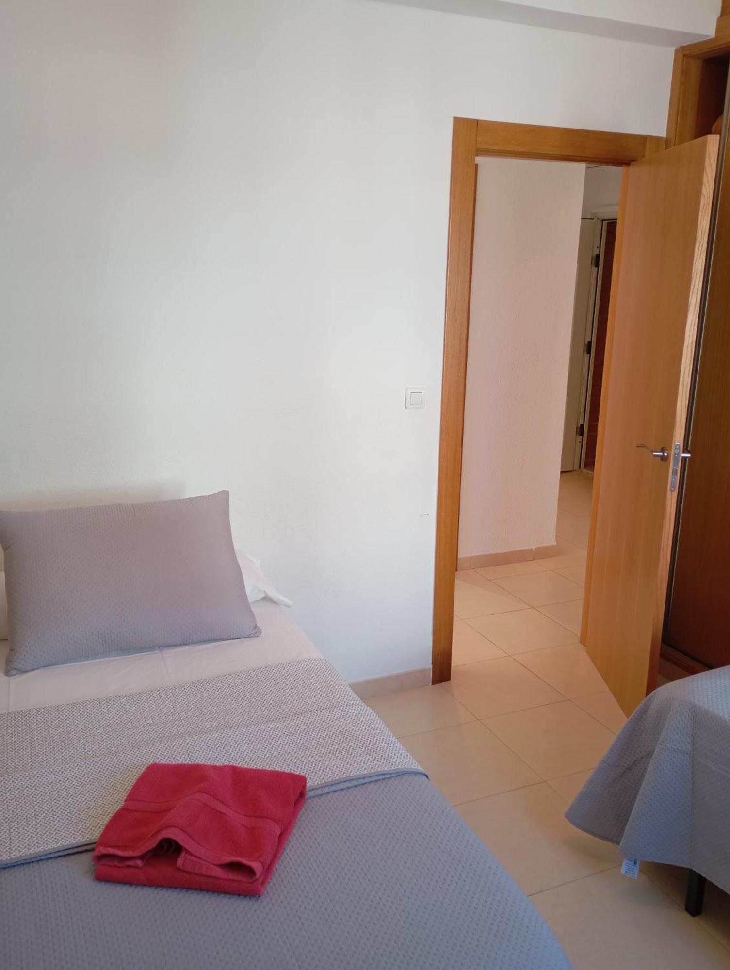 Apartamentos Danesp-Playa De Les Amplaries Marina Dor- Frontales Al Mar Оропеса-дель-Мар Екстер'єр фото